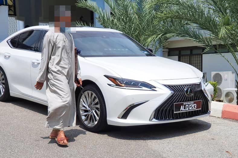Pembelian kenderaan mewah serlah sikap hiprokasi Ahmad Faizal Azumu